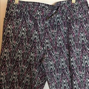 Levi's Mid-Rise Skinny Stretch Jeans. Pink, White and Black Tribal. Size 33/16